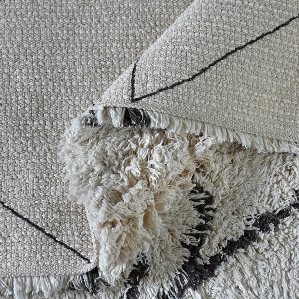 Amelie Nordic White and Black Rug