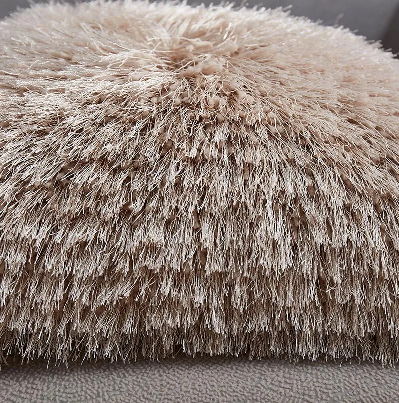 Decorative Shaggy Pillow with Lurex in Beige