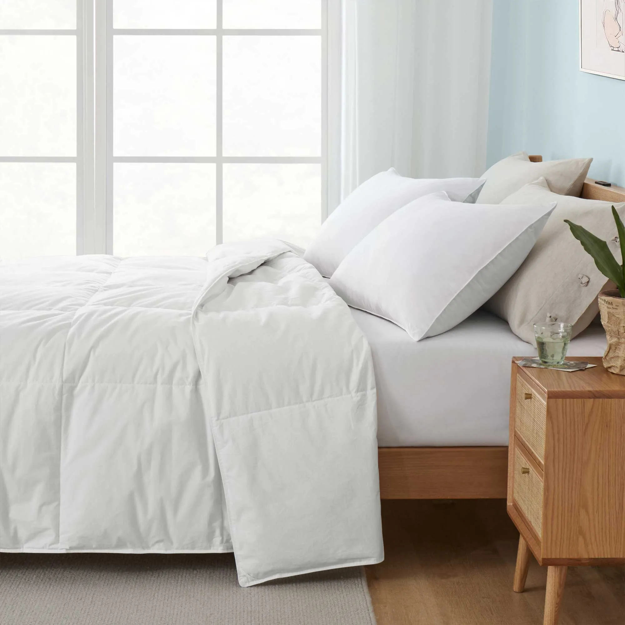 Puredown UltraFeather Comforter, Duvet Insert or Stand-Alone Comforter, Machine Washable