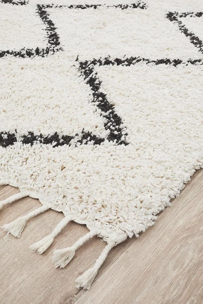 Saffron 11 Rug (White) by Rug Culture