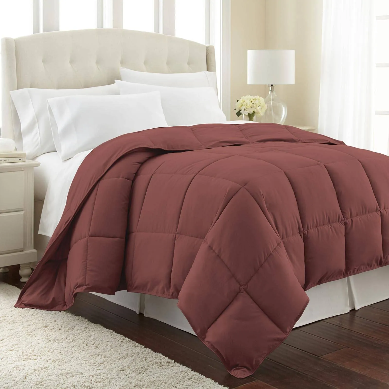 Vilano Down Alternative Comforter