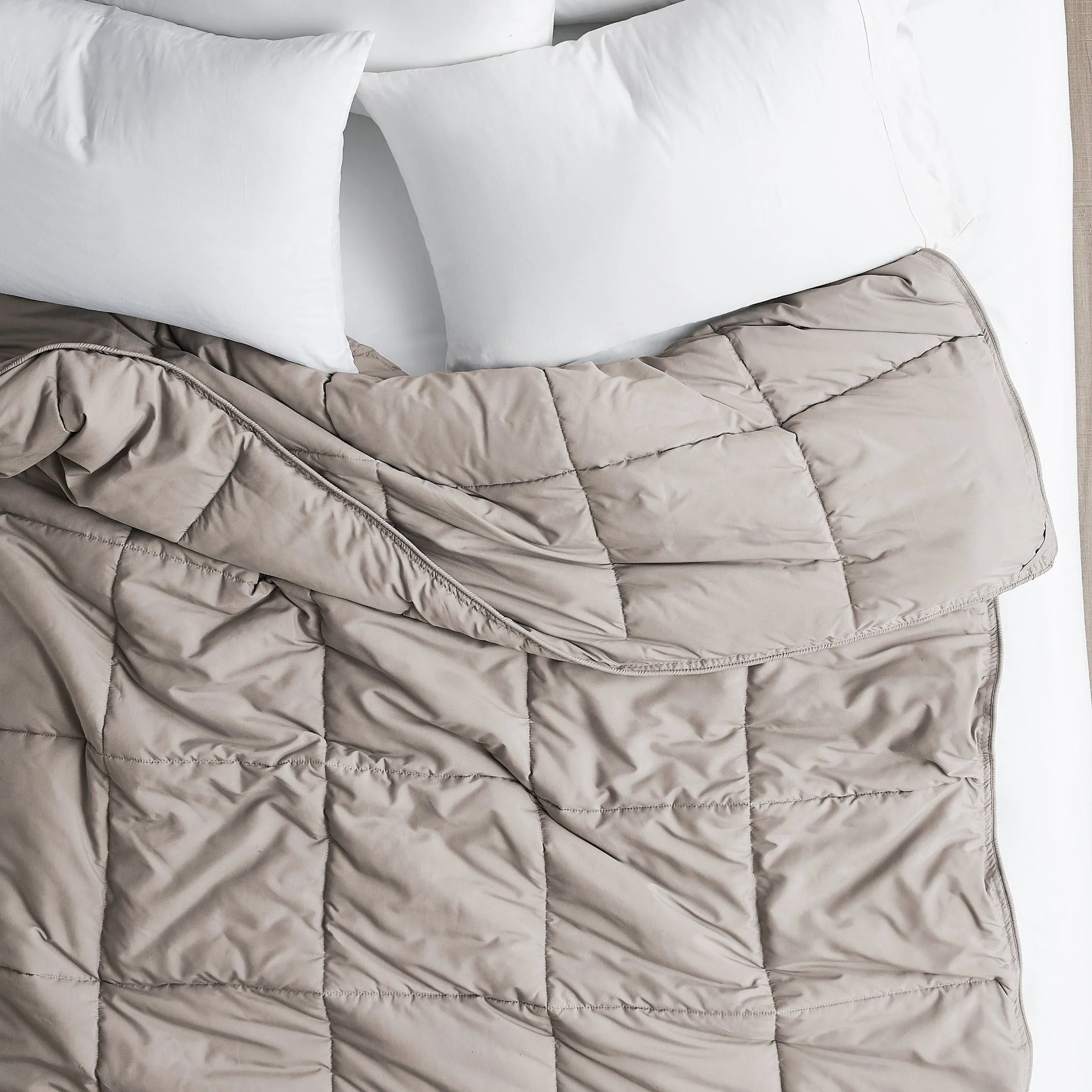 Vilano Down Alternative Comforter