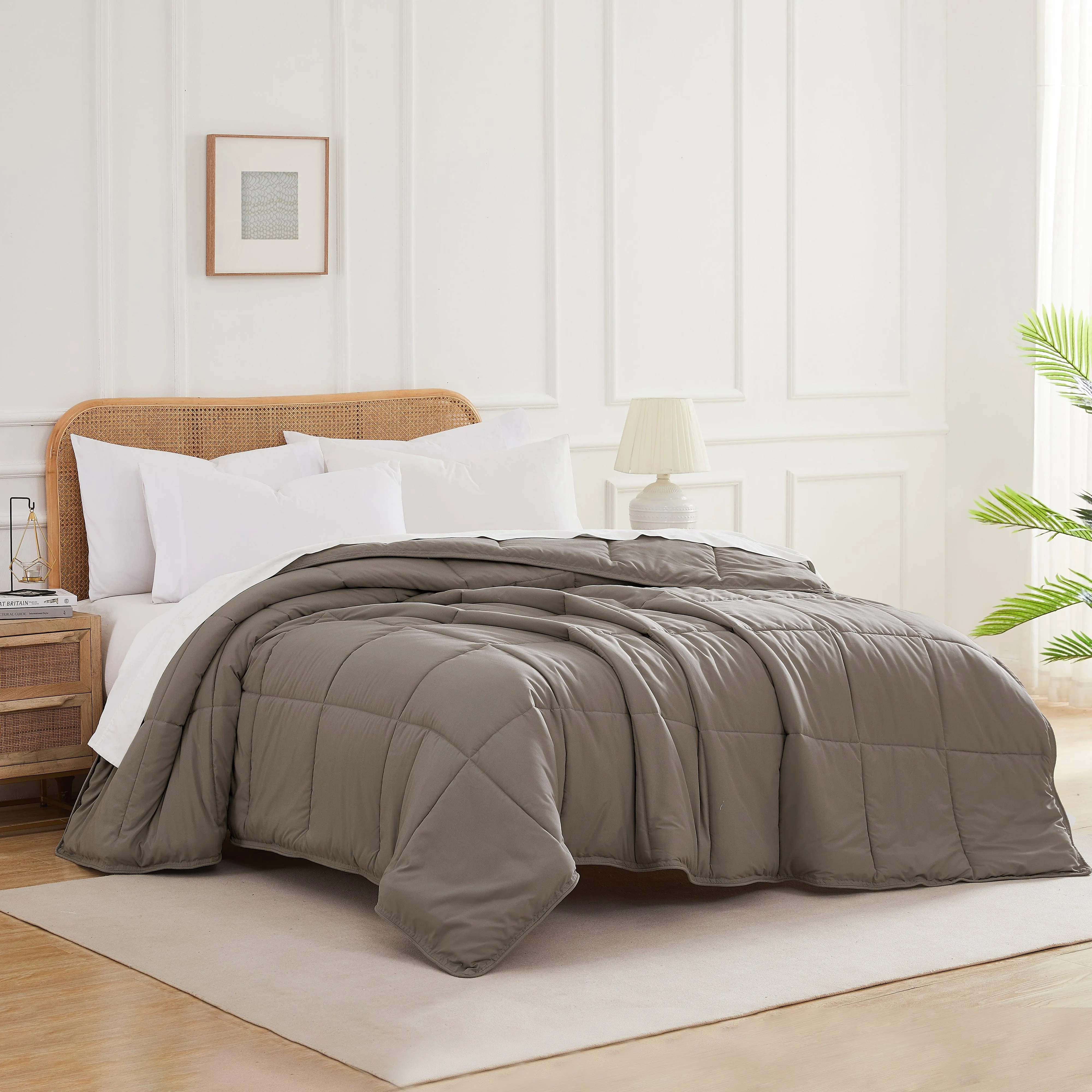 Vilano Down Alternative Comforter