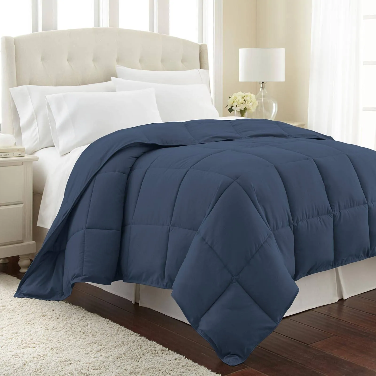 Vilano Down Alternative Comforter