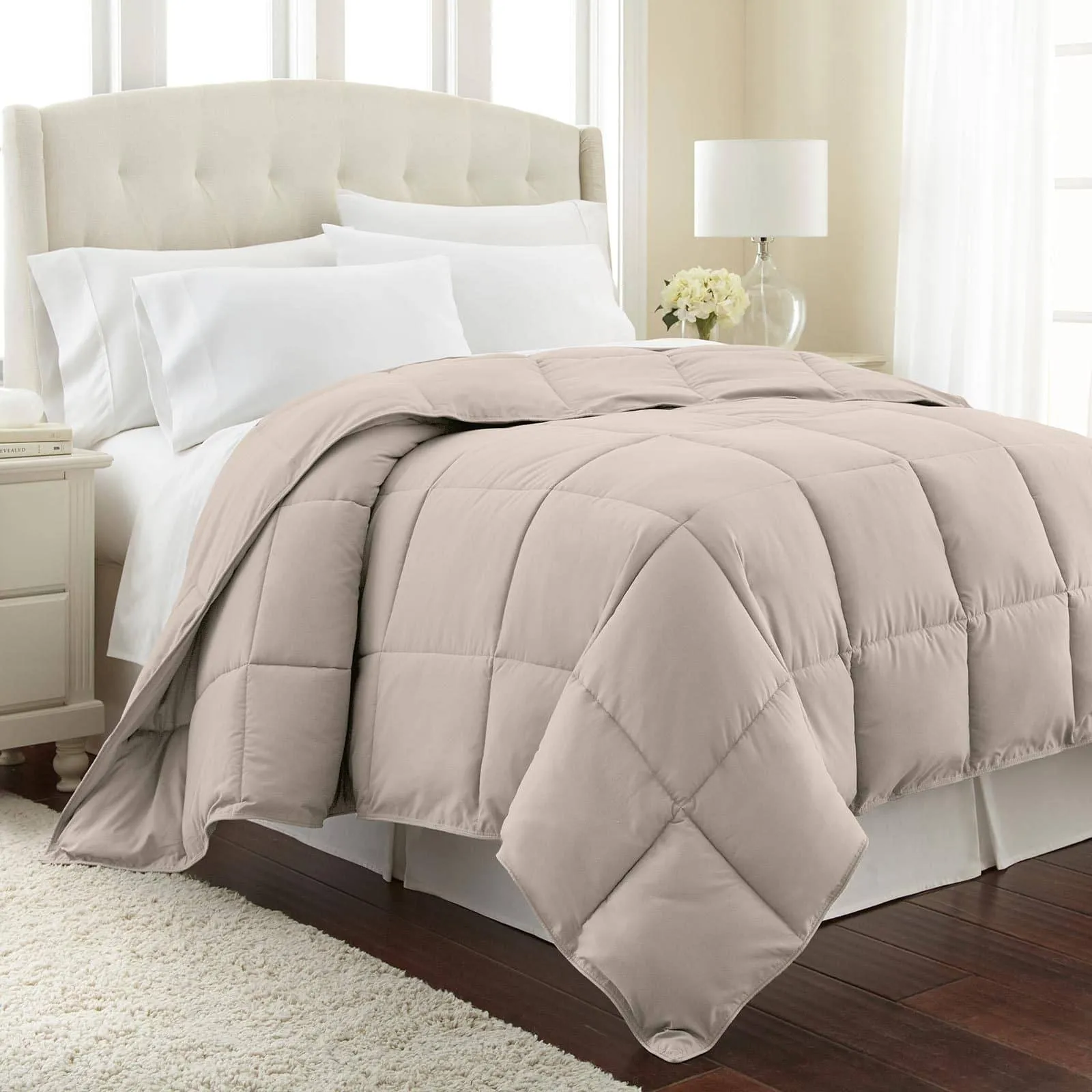 Vilano Down Alternative Comforter